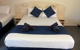 Outback Quarters Motel Hay And Restaurant